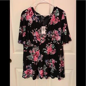 Torrid Floral Top Size 2 NWT